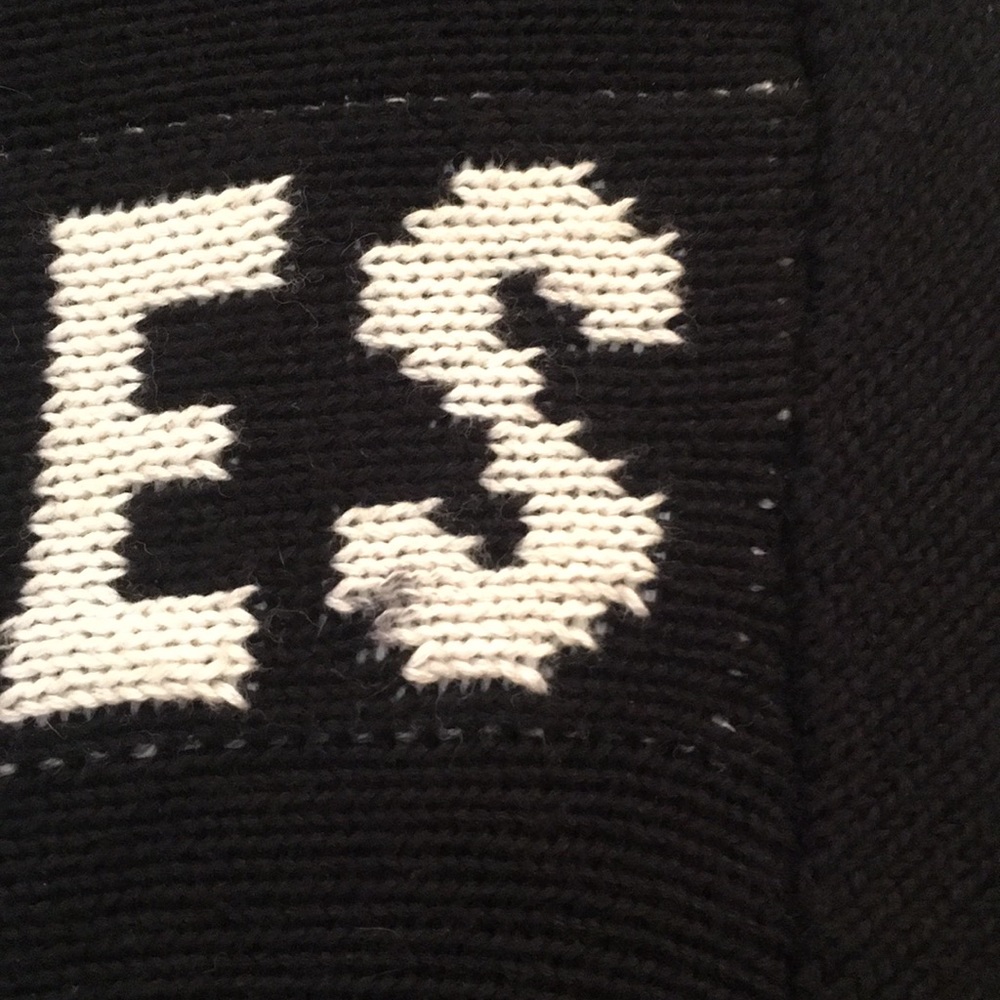 Jesus Saves I Spent UNIF Sweater Small - Picture 4 of 6